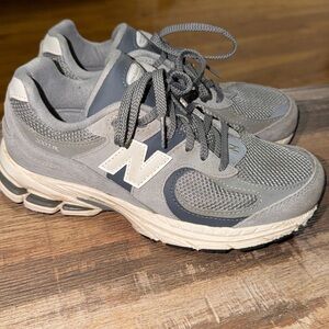 New Balance 2002R Kids' Sneakers - Gray and White